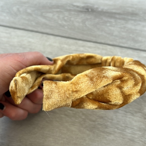New women’s Anthropologie Headband velvet - Picture 6 of 9
